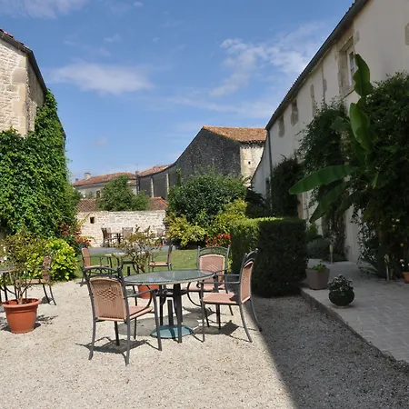 Hotel Du Donjon 3*