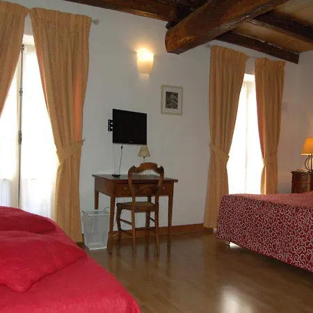 Hotel Du Donjon 3*