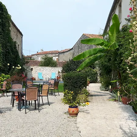 Hotel Du Donjon 3*