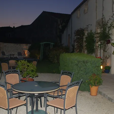 Du Donjon 3* Aulnay (Charente-Maritime)