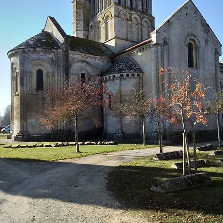 호텔 Du Donjon Aulnay (Charente-Maritime)