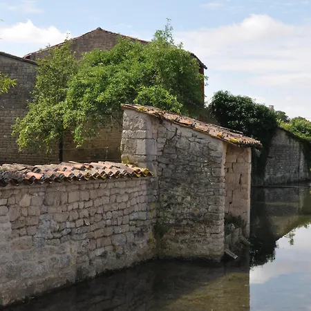 Hotel Du Donjon Aulnay (Charente-Maritime)