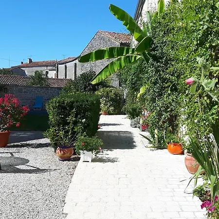 Du Donjon 3* Aulnay (Charente-Maritime)