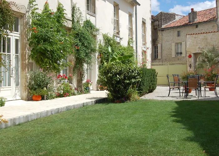 Du Donjon Hotel 3*
